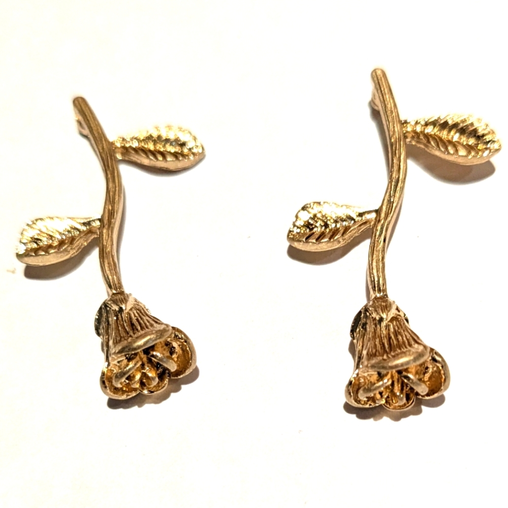 Gold Tone Long Stem Rose Earrings NWOT